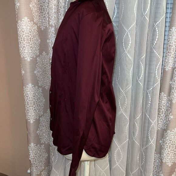 NWT Ann Taylor factory burgundy  button down shirt xs - Picture 5 of 8